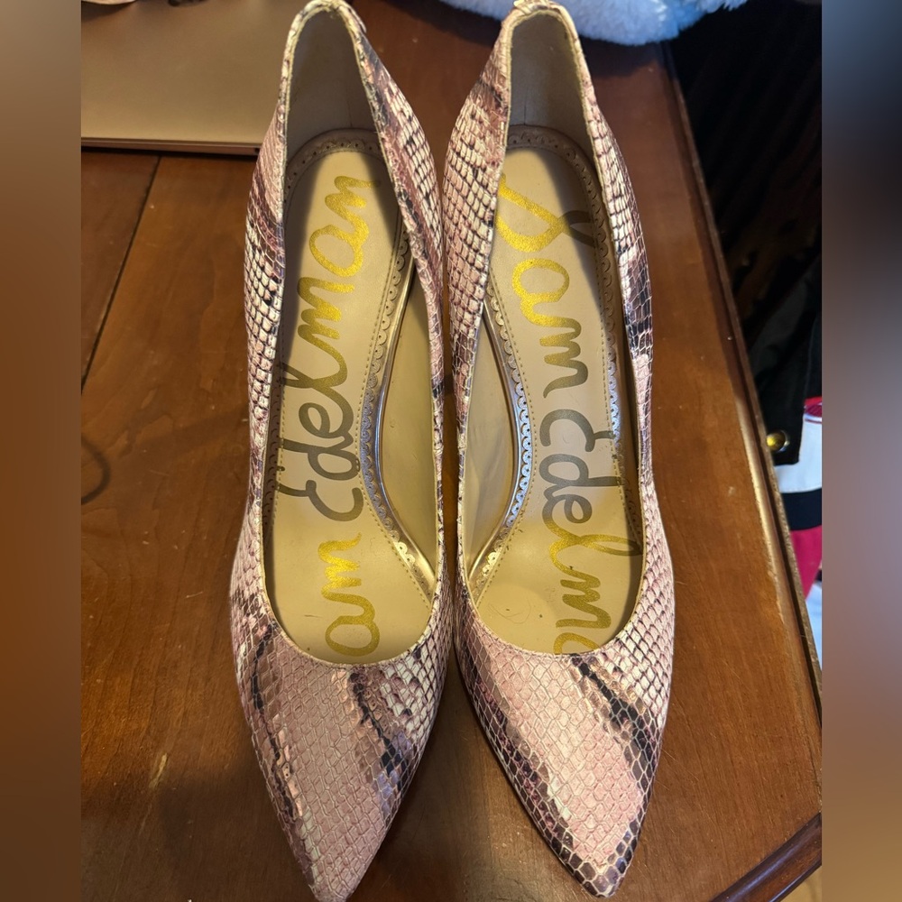Steve Madden pink snake skin print pump heels